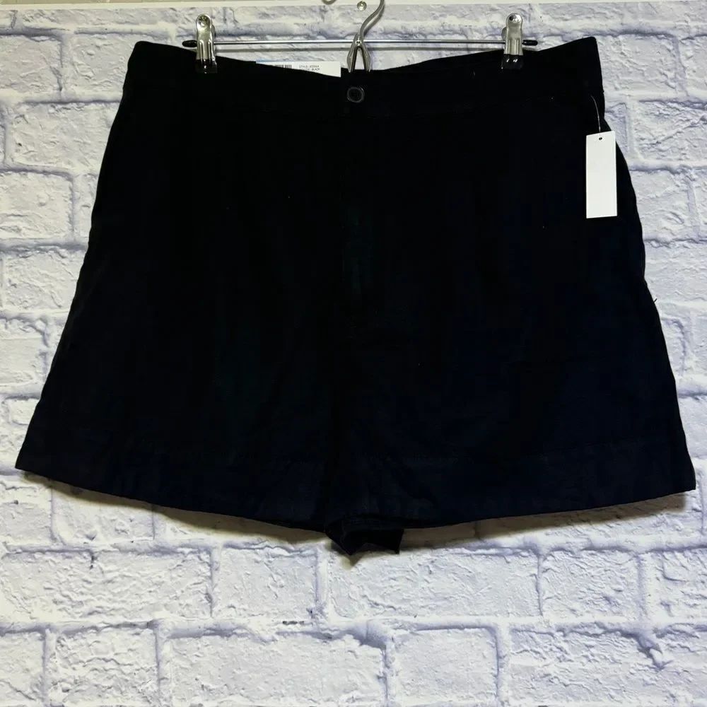 Joie Women's Pleated linen Short NWT
Black color size Large - Picture 5 of 14